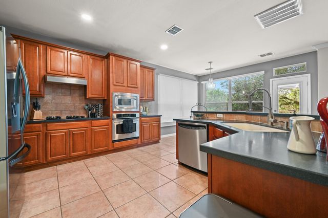 10512 Thoroughbred DR, Austin, TX 78748