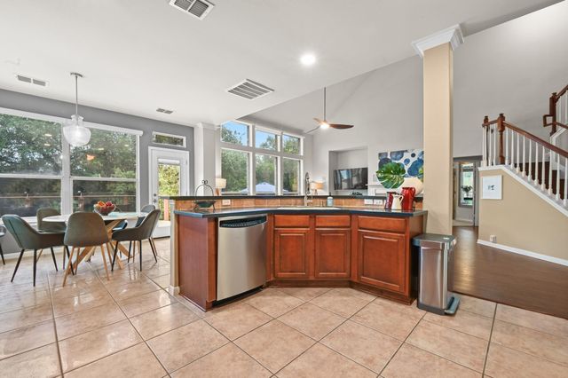 10512 Thoroughbred DR, Austin, TX 78748