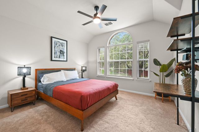 10512 Thoroughbred DR, Austin, TX 78748