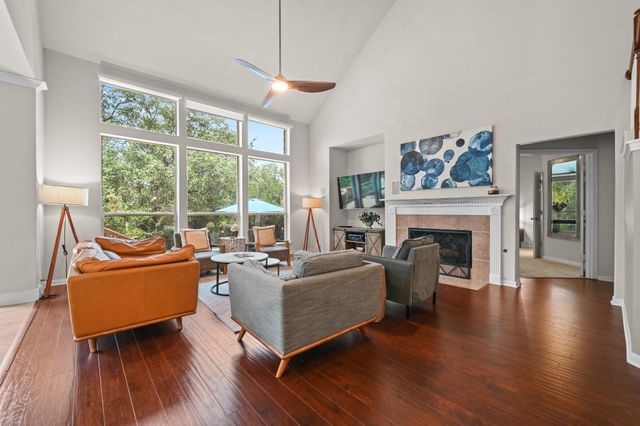 10512 Thoroughbred DR, Austin, TX 78748