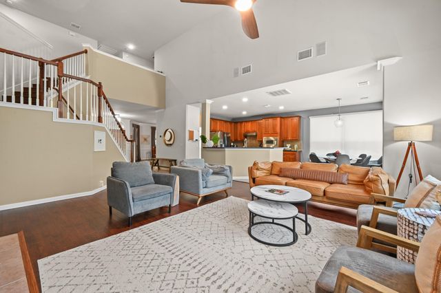 10512 Thoroughbred DR, Austin, TX 78748