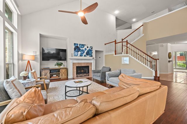 10512 Thoroughbred DR, Austin, TX 78748