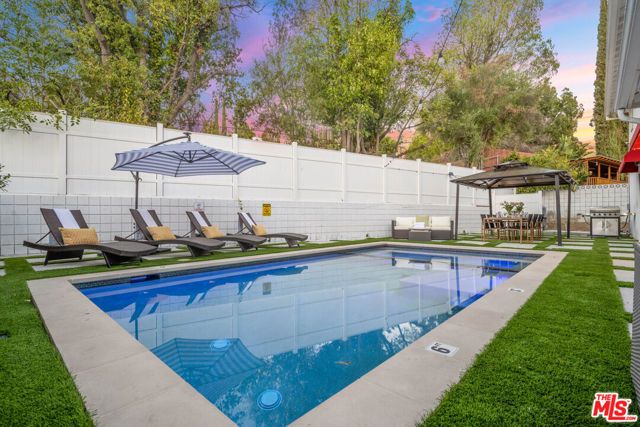 22711 MARGARITA Drive, Woodland Hills (los Angeles), CA 91364
