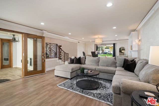 22711 MARGARITA Drive, Woodland Hills (los Angeles), CA 91364