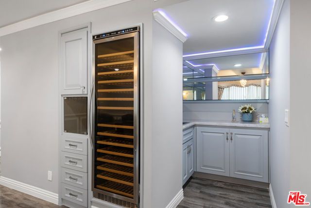 22711 MARGARITA Drive, Woodland Hills (los Angeles), CA 91364