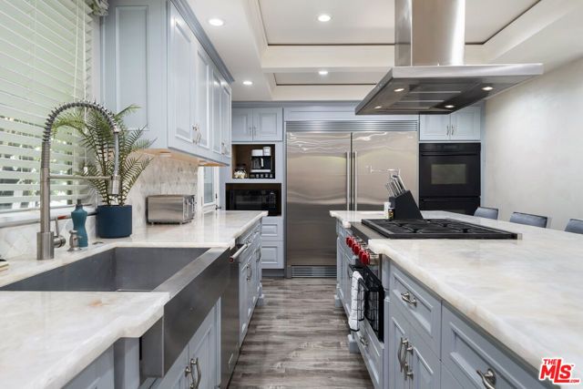 22711 MARGARITA Drive, Woodland Hills (los Angeles), CA 91364