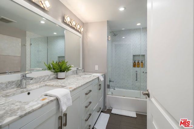 22711 MARGARITA Drive, Woodland Hills (los Angeles), CA 91364