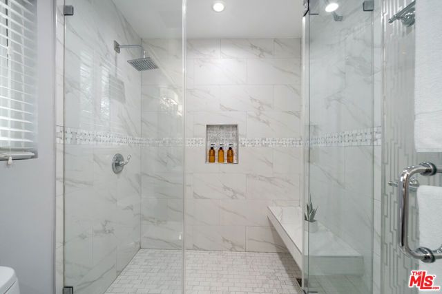 22711 MARGARITA Drive, Woodland Hills (los Angeles), CA 91364