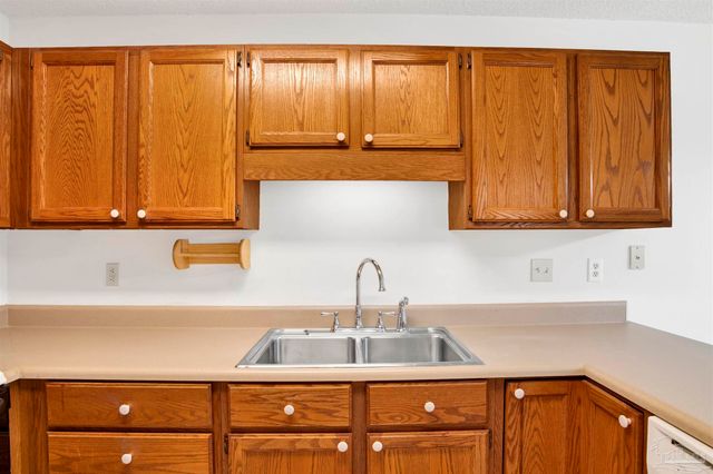 7800 Homestead Ln A, Pensacola, FL 32526