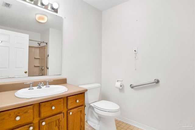 7800 Homestead Ln A, Pensacola, FL 32526