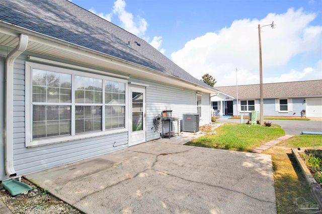 7800 Homestead Ln A, Pensacola, FL 32526