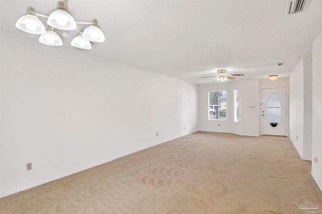 7800 Homestead Ln A, Pensacola, FL 32526