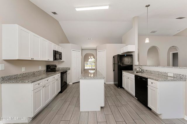 11958 IRON CREEK Road, Jacksonville, FL 32218