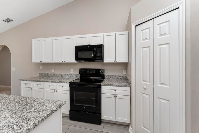 11958 IRON CREEK Road, Jacksonville, FL 32218