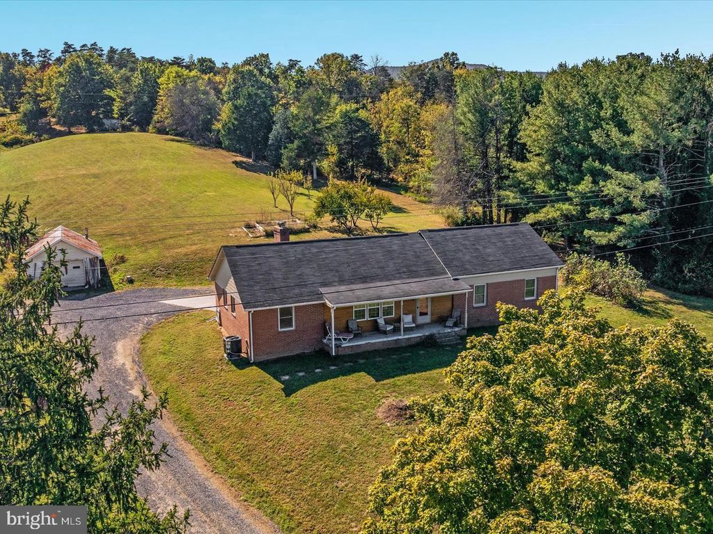 4245 STRASBURG RD, Strasburg, VA 22657