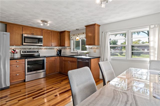 975 Anthony Road, Portsmouth, RI 02871