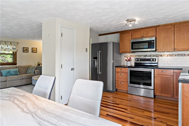 975 Anthony Road, Portsmouth, RI 02871