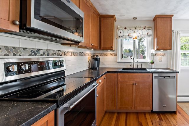 975 Anthony Road, Portsmouth, RI 02871