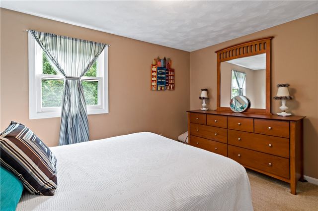 975 Anthony Road, Portsmouth, RI 02871