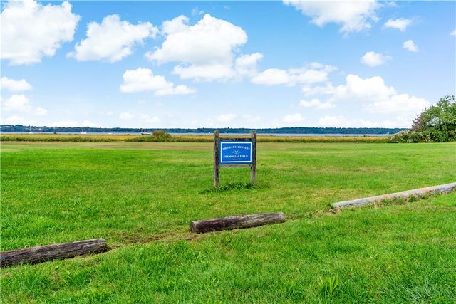 975 Anthony Road, Portsmouth, RI 02871