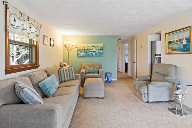 975 Anthony Road, Portsmouth, RI 02871