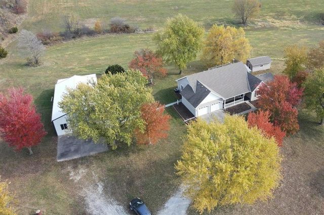 22745 S king Road, Weston, MO 64098