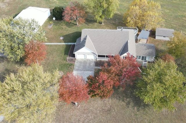 22745 S king Road, Weston, MO 64098