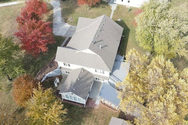 22745 S king Road, Weston, MO 64098