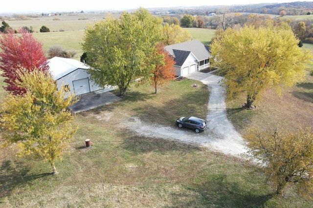 22745 S king Road, Weston, MO 64098