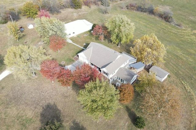 22745 S king Road, Weston, MO 64098
