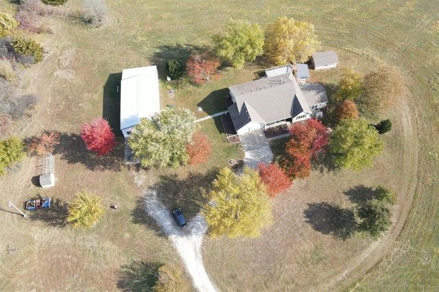 22745 S king Road, Weston, MO 64098