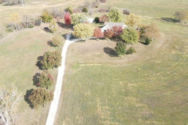 22745 S king Road, Weston, MO 64098