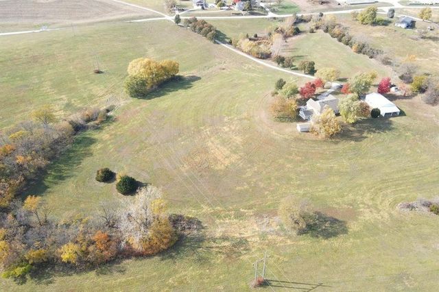 22745 S king Road, Weston, MO 64098