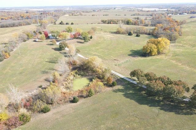 22745 S king Road, Weston, MO 64098