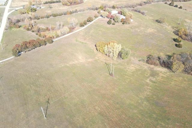 22745 S king Road, Weston, MO 64098