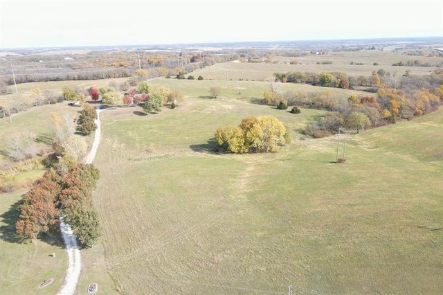 22745 S king Road, Weston, MO 64098