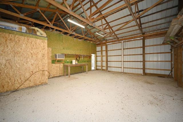 22745 S king Road, Weston, MO 64098