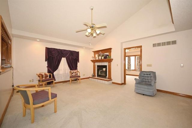 22745 S king Road, Weston, MO 64098