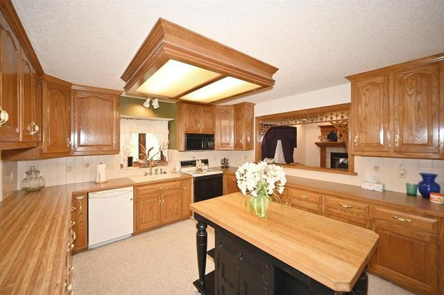 22745 S king Road, Weston, MO 64098