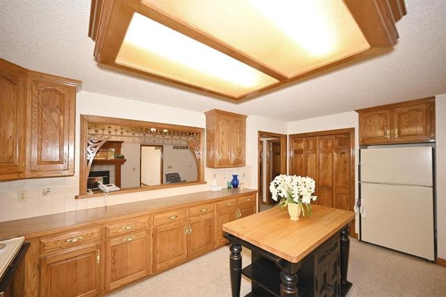 22745 S king Road, Weston, MO 64098