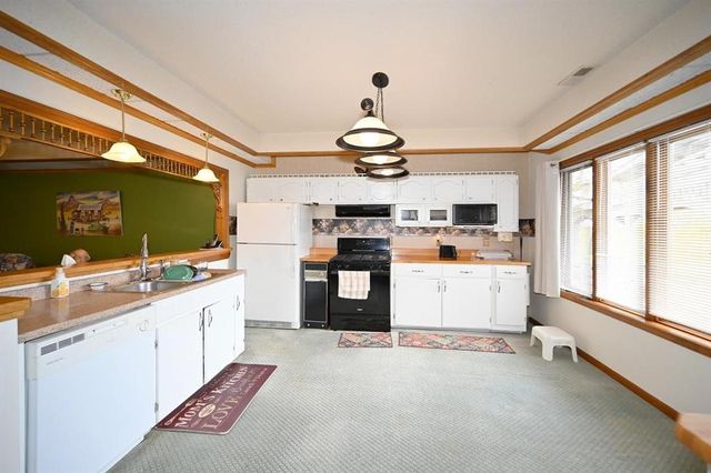 22745 S king Road, Weston, MO 64098