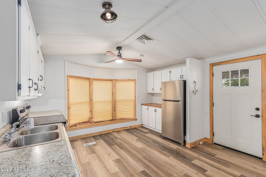 Image 10 of property listing at 555 W WARNER Road 156, Chandler, AZ 85225