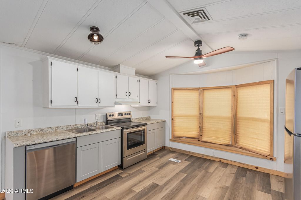 Image 13 of property listing at 555 W WARNER Road 156, Chandler, AZ 85225