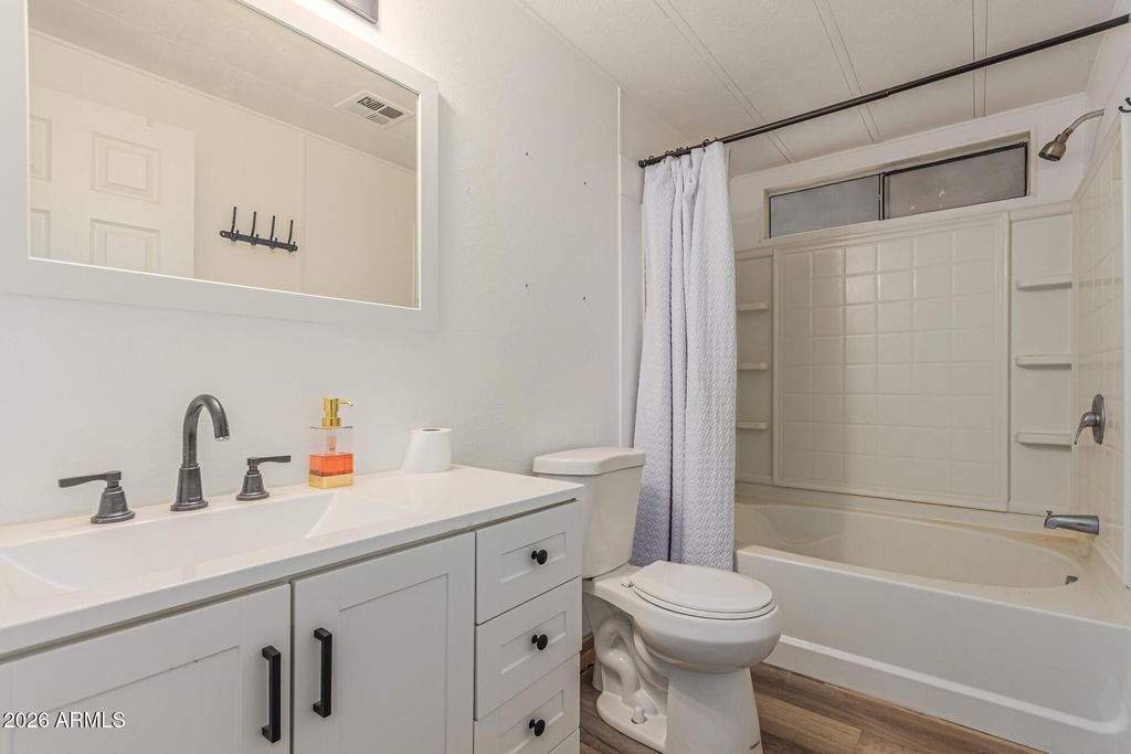 Image 23 of property listing at 555 W WARNER Road 156, Chandler, AZ 85225