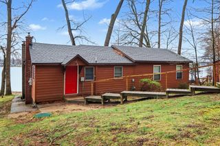12015 Oakridge Road, Prairieville Twp, MI 49080