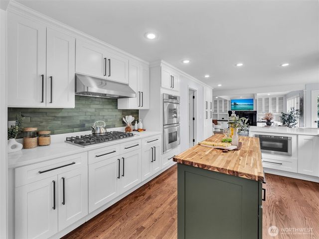 12914 182nd Ave NE, Redmond, WA 98052