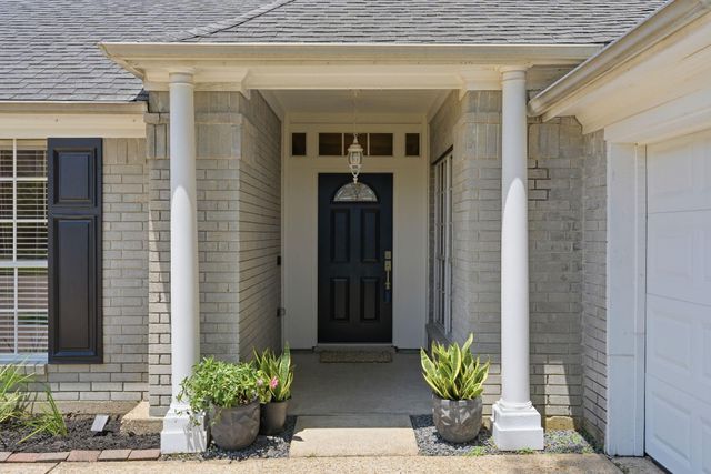 4007 Hill Springs Drive, Houston, TX 77345