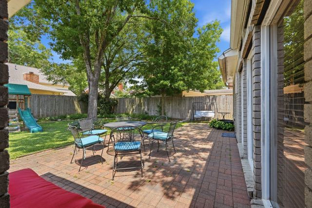 4007 Hill Springs Drive, Houston, TX 77345