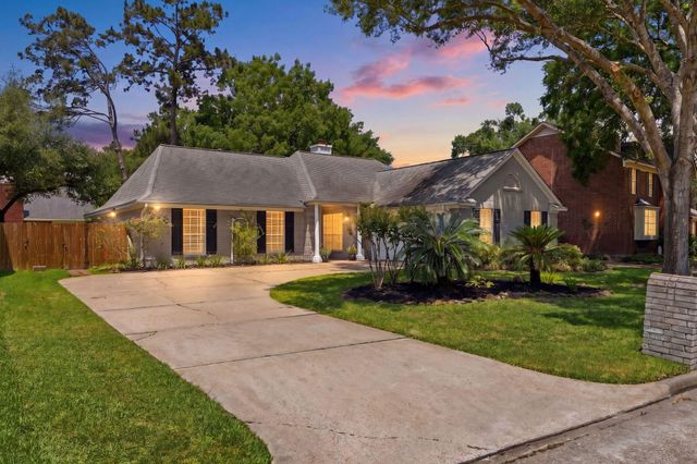 4007 Hill Springs Drive, Houston, TX 77345