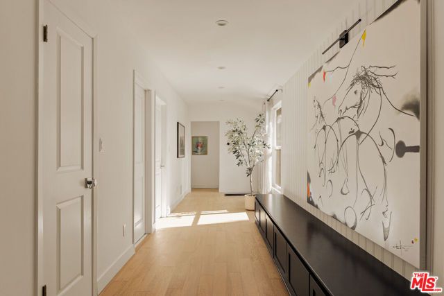 6448 Peach Avenue, Van Nuys (los Angeles), CA 91406